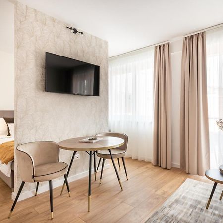 The Rose Garden Budapest Apartments Buitenkant foto